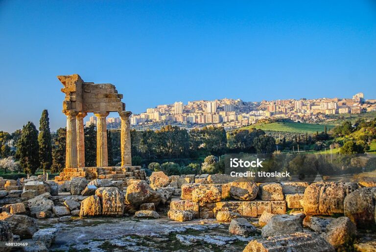 L’Inserimento della Valle dei Templi nel patrimonio dell’UNESCO L’Inserimento della Valle dei Templi nel patrimonio dell’UNESCO