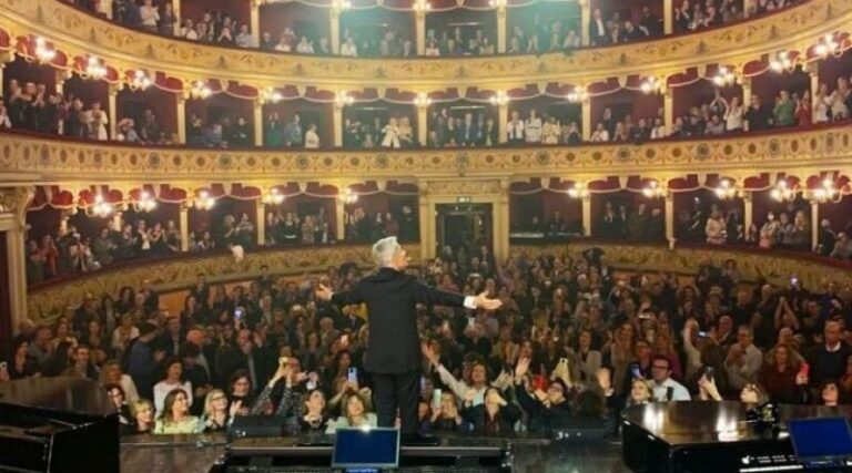 Claudio Baglioni in concerto al Teatro Pirandello Claudio Baglioni in concerto al Teatro Pirandello