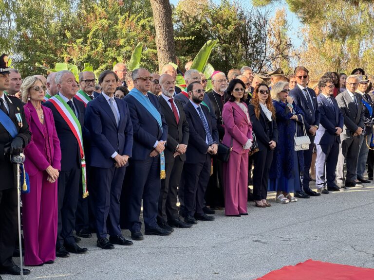 Agrigento celebra l'Unità nazionale: Emozionante cerimonia alla Villa Bonfiglio Agrigento celebra l'Unità nazionale: Emozionante cerimonia alla Villa Bonfiglio