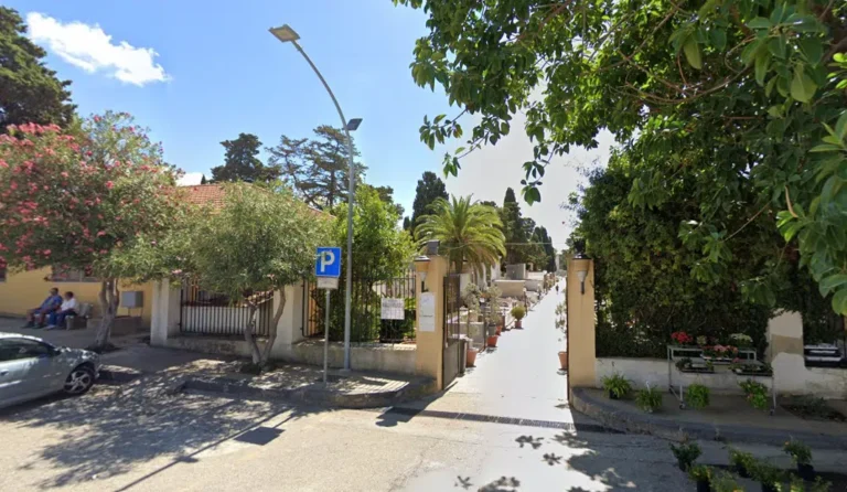 Agrigento, distributori del cimitero nel mirino dei ladri Agrigento, distributori del cimitero nel mirino dei ladri