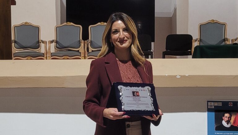 Denise Catalano premiata al Premio letterario “Antonio Veneziano” di Palermo Denise Catalano premiata al Premio letterario “Antonio Veneziano” di Palermo
