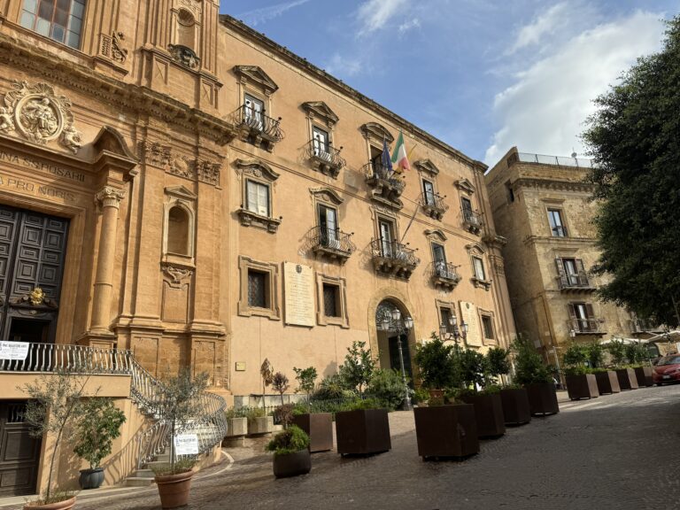 Palazzo dei Giganti, quattro secoli di storia nel cuore di Agrigento Palazzo dei Giganti, quattro secoli di storia nel cuore di Agrigento