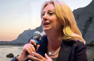 Spiagge agrigentine, servizi e tutela ambientale: le priorità indicate da Giusi Savarino Spiagge agrigentine, servizi e tutela ambientale: le priorità indicate da Giusi Savarino