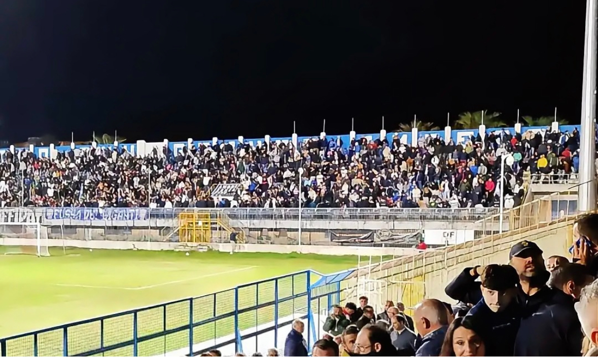Esseneto, entusiasmo ed emozioni: la prima notte sotto i riflettori Esseneto, entusiasmo ed emozioni: la prima notte sotto i riflettori