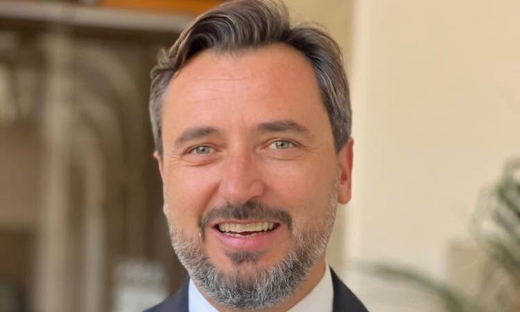 Caro carburanti, l'on. Catanzaro al fianco di agricoltori e autotrasportatori Caro carburanti, l'on. Catanzaro al fianco di agricoltori e autotrasportatori